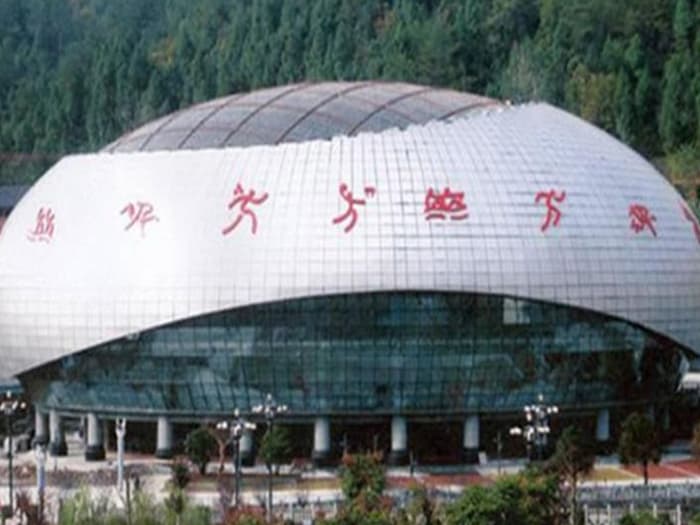 兴平体育中心球形网架加工安装